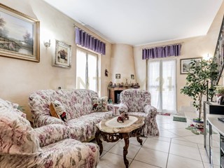 Casa Indipendente in Vendita a Fiano Romano, 397'000€, 220 m²