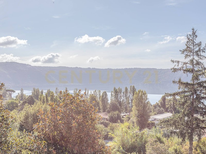 Casa Indipendente in Vendita a Castel Gandolfo, 1'999'000&euro;, 750 m², con Box