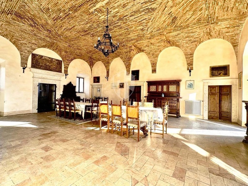 Casa Semi Indipendente in Vendita a Baschi, 690'000&euro;, 550 m²