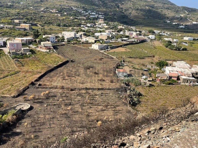 Terreno edificabile in Vendita a Pantelleria, 85'000€, 6620 m²