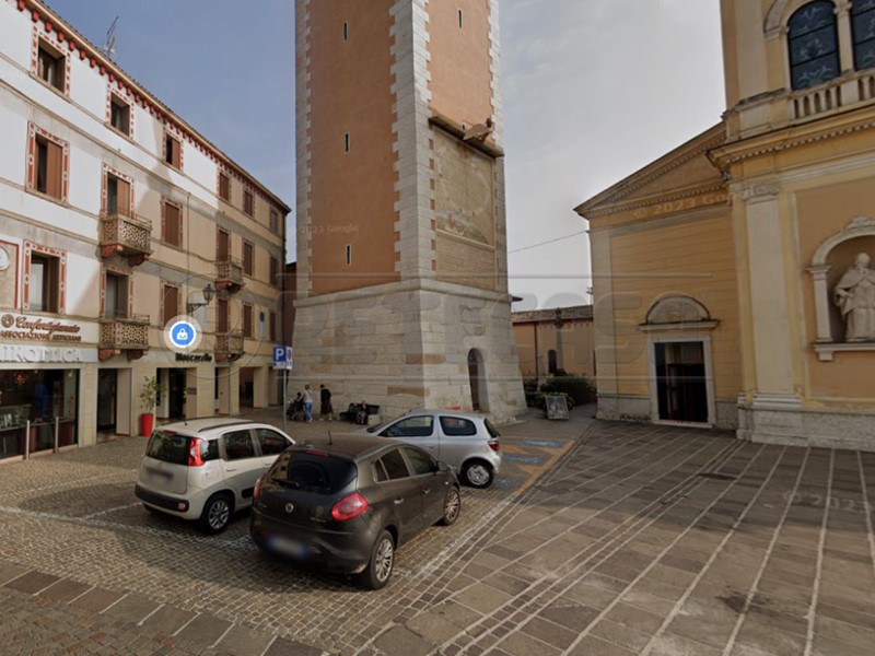 Ufficio in Vendita a Breganze, 750€, 86 m², arredato