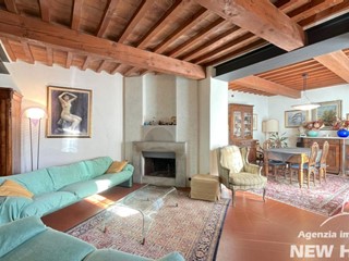 Casa Indipendente in Vendita a Calci, zona La Corte, 590'000€, 313 m², arredato