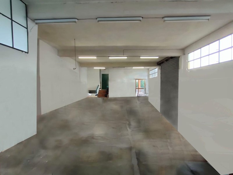 Capannone in Vendita a Massa, 590'000&euro;, 200 m²