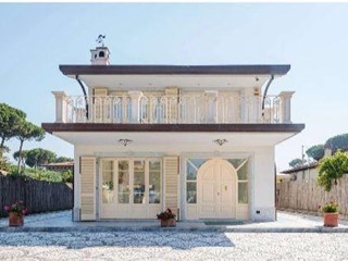 Casa Indipendente in Affitto a Forte dei Marmi, 20'000€, 300 m², arredato