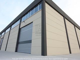 Immobile commerciale in Vendita a Lucca, zona Est, 1'600'000€, 1160 m²