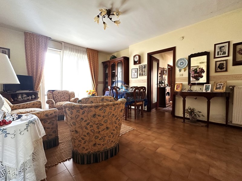 Quadrilocale in Vendita a Catanzaro, zona il Corvo, 93'000&euro;, 105 m²