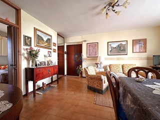 Quadrilocale in Vendita a Catanzaro, zona il Corvo, 90'000&euro;, 105 m²
