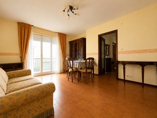 Quadrilocale in Vendita a Catanzaro, zona il Corvo, 78'000&euro;, 105 m²