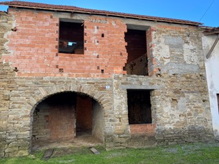 Casa Semi Indipendente in Vendita a Gorzegno, 24'000€, 175 m²