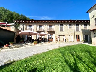 Attività commerciale in Vendita a Somano, 435'000€, 600 m²