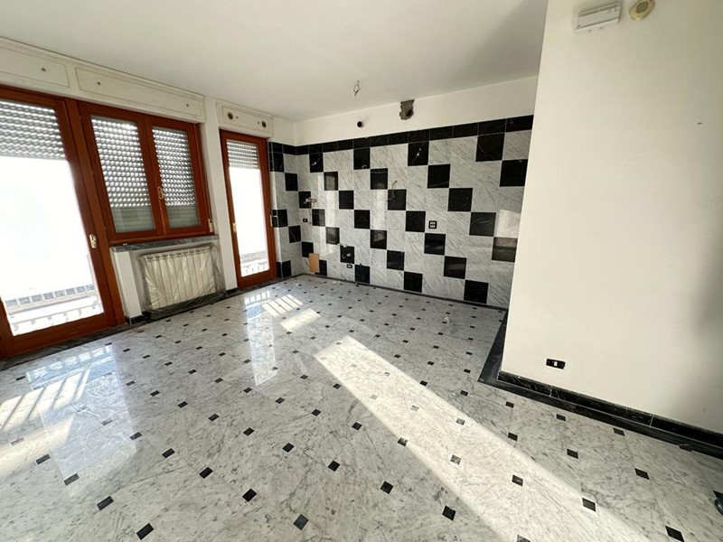 Trilocale in Affitto a Carrara, zona Marina Di Carrara, 900€, 76 m²
