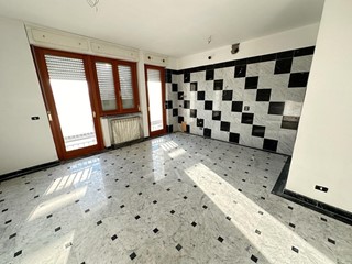 Trilocale in Affitto a Carrara, zona Marina Di Carrara, 900€, 76 m²