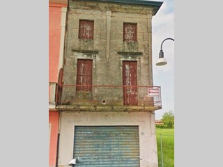 Appartamento in Vendita a Casale di Scodosia, 45'000€, 200 m²