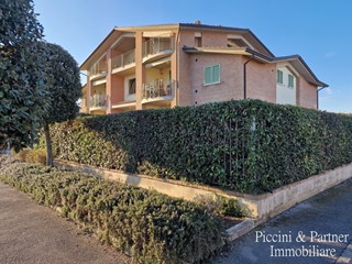 Appartamento in Vendita a Perugia, zona Solfagnano, 165'000€, 140 m², con Box
