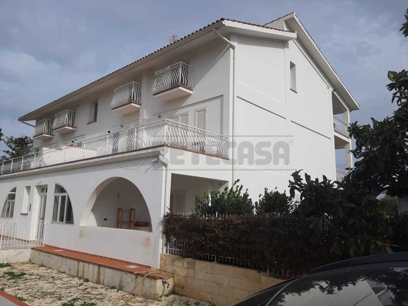 Quadrilocale in Vendita a Siracusa, 150'000&euro;, 80 m², arredato