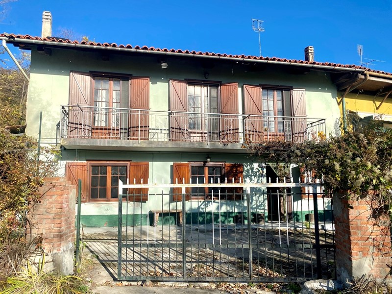 Casa Semi Indipendente in Vendita a Murazzano, 35'000€, 159 m²