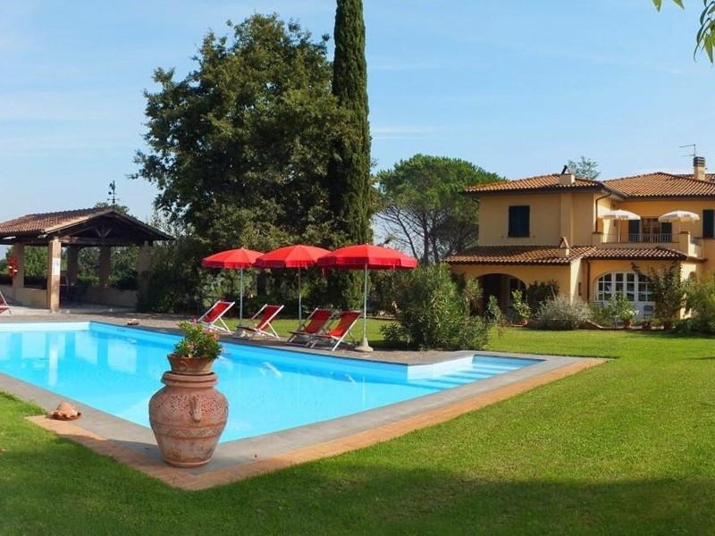 Casale in Vendita a Fauglia, 1'250'000€, 560 m²