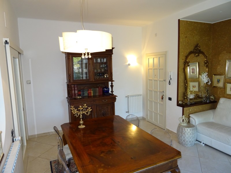 Trilocale in Vendita a Belvedere Ostrense, 90'000€, 75 m², con Box