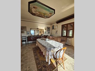 Casa Indipendente in Vendita a Fivizzano, 250'000€, 150 m², con Box