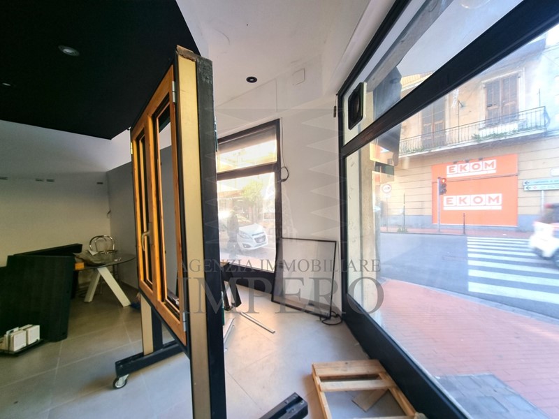 Immobile commerciale in Vendita a Ventimiglia, 150'000€, 89 m²
