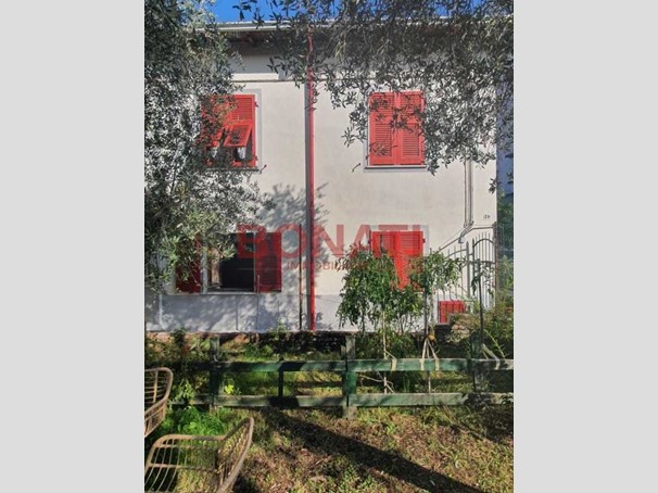 Casa Indipendente in Vendita a La Spezia, zona Periferia Est, 350'000&euro;, 150 m²
