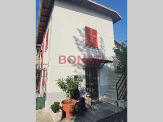 Casa Indipendente in Vendita a La Spezia, zona Periferia Est, 350'000&euro;, 150 m²