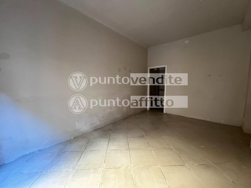 Ufficio in Affitto a Lucca, 380€, 25 m²