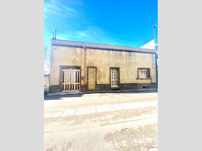 Casa Indipendente in Vendita a Collepasso, 88'000€, 236 m²