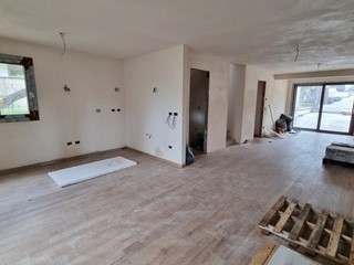 Casa Indipendente in Vendita a Borgo San Lorenzo, 370'000€, 130 m²