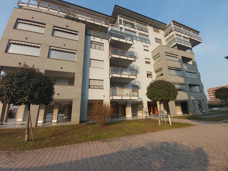 Trilocale in Vendita a Venaria Reale, zona stadio, 168'000€, 70 m²