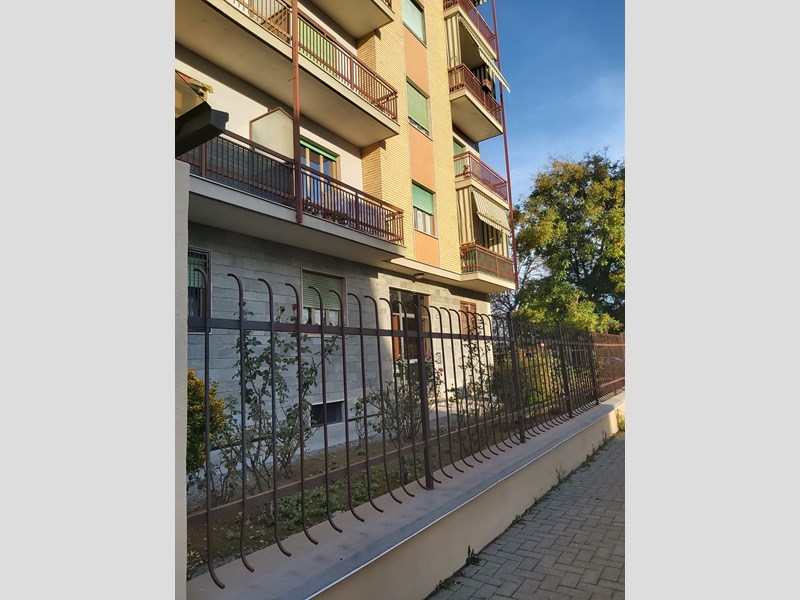 Trilocale in Vendita a Venaria Reale, zona Savonera, 120'000€, 80 m²