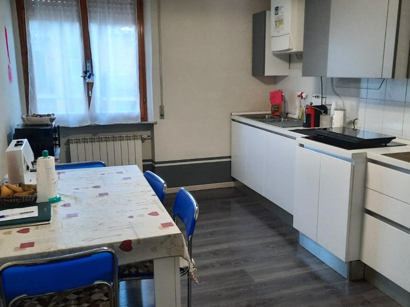 Trilocale in Vendita a Monteriggioni, zona Castellina Scalo, 150'000€, 70 m², arredato