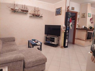 Quadrilocale in Vendita a Carrara, 225'000€, 95 m², arredato, con Box