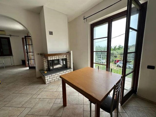 Villa bifamiliare in Vendita a Luni, 260'000€, 138 m², arredato, con Box