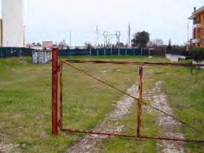Terreno industriale in Vendita a Fano, 195'000&euro;, 2410 m²