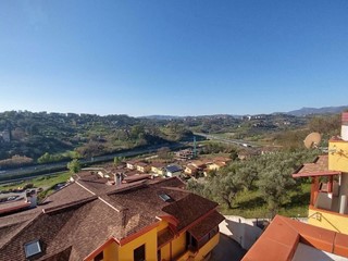 Appartamento in Vendita a Cosenza, 100'000€, 115 m²