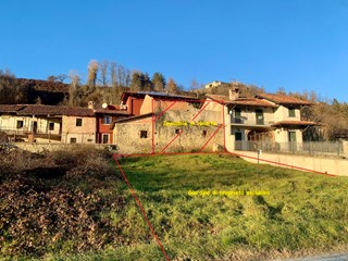 Casa Semi Indipendente in Vendita a Dogliani, 30'000€, 125 m²