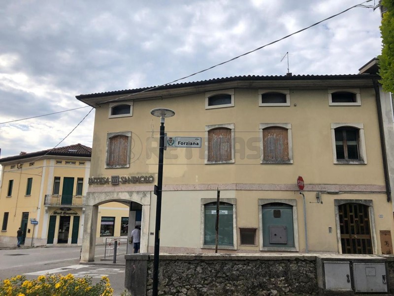 Appartamento in Vendita a Piovene Rocchette, 140'000€, 150 m²