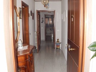 Appartamento in Vendita a Agnone, zona Viale Castelnuovo 1^ Traversa n.25, 108'000€, 100 m², arredato