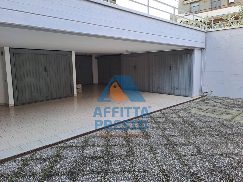 Ufficio in Vendita a Empoli, zona Santa Maria, 100 m²