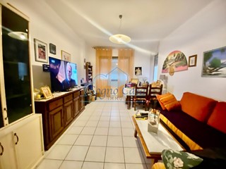 Appartamento in Vendita a Carrara, zona Marina di Carrara, 250'000€, 100 m², arredato