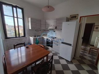 Trilocale in Vendita a Luni, zona Dogana, 120'000€, 60 m²