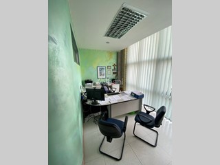 Ufficio in Vendita a Sarzana, 125'000€, 88 m², arredato