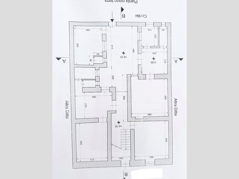 Appartamento in Vendita a Siracusa, zona Adda -Gelone - Borgata, 88'000&euro;, 260 m²
