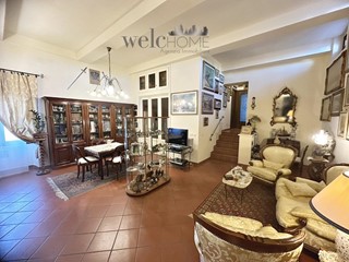 Quadrilocale in Vendita a Campi Bisenzio, zona San Donnino, 295'000€, 100 m²