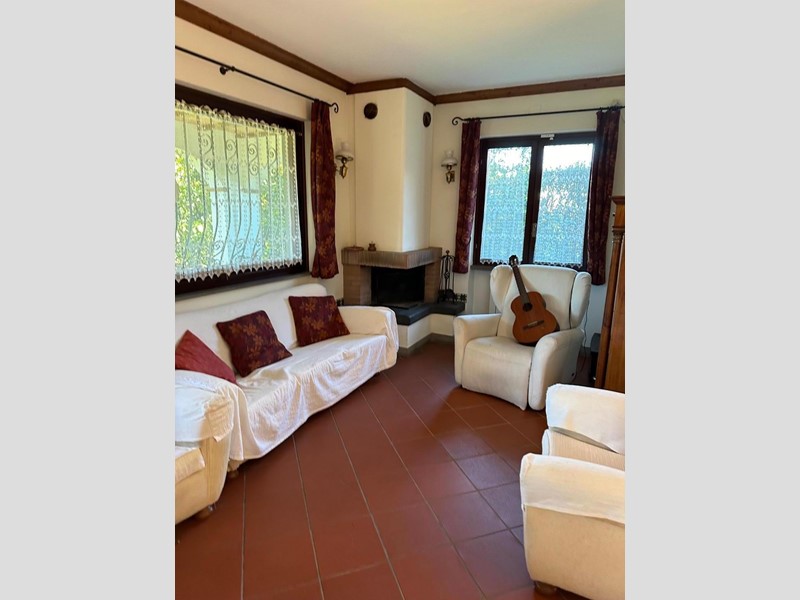 Villa bifamiliare in Vendita a Massa, 530'000€, 240 m², arredato