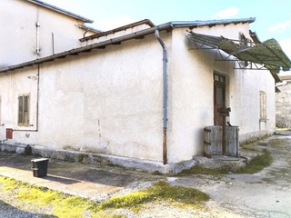 Trilocale in Vendita a Scurcola Marsicana, 40'000€, 107 m²