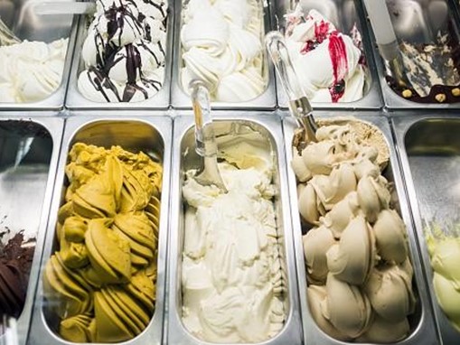 Attività commerciale in Vendita a Carrara, zona Marina di Carrara, 60'000€, 50 m²