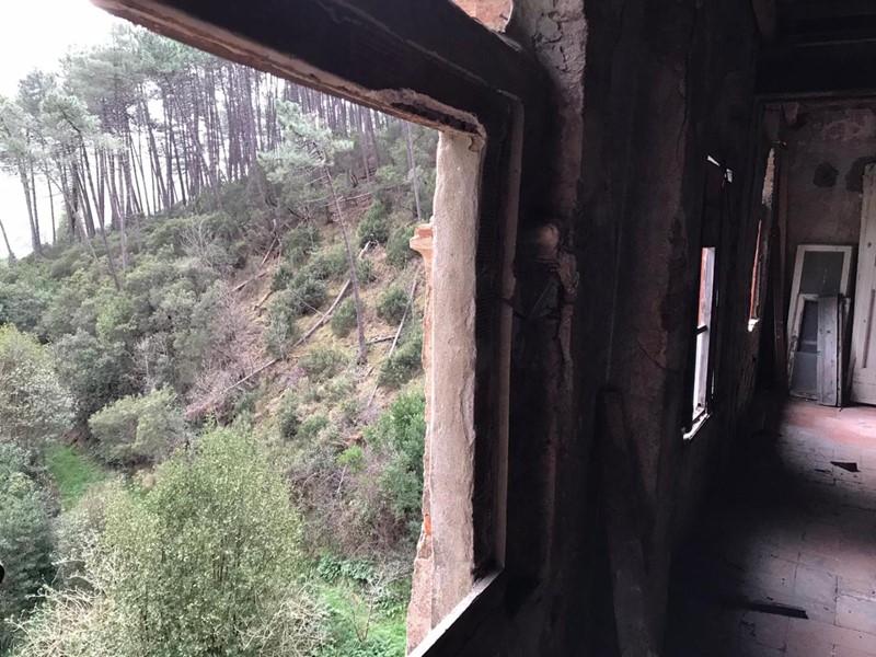 Casale in Vendita a Calci, 198'000€, 300 m², con Box