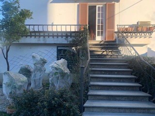 Villetta a schiera in Vendita a Vinci, 330'000€, 240 m², con Box